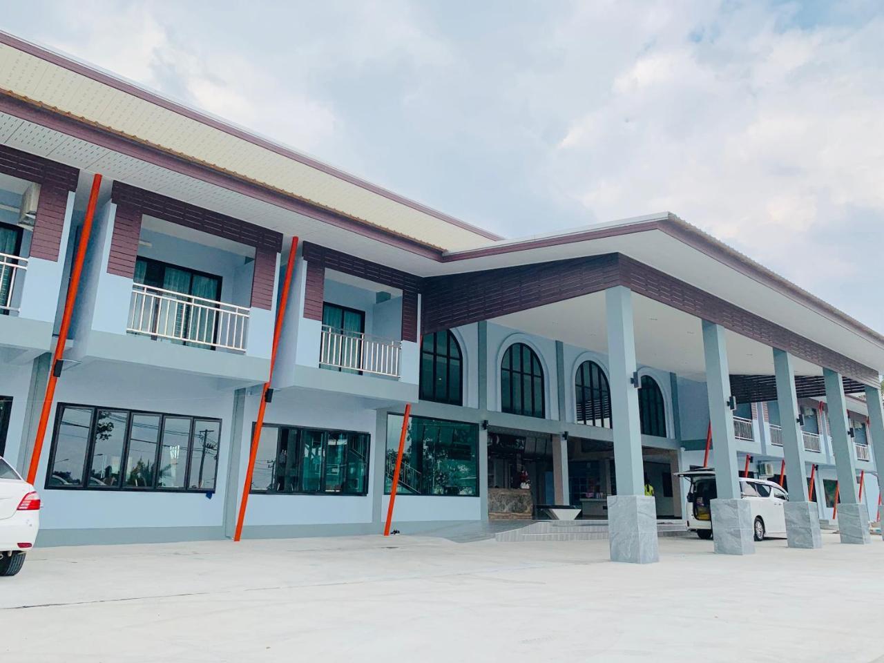 โรงแรมมาลินี 素辇 外观 照片