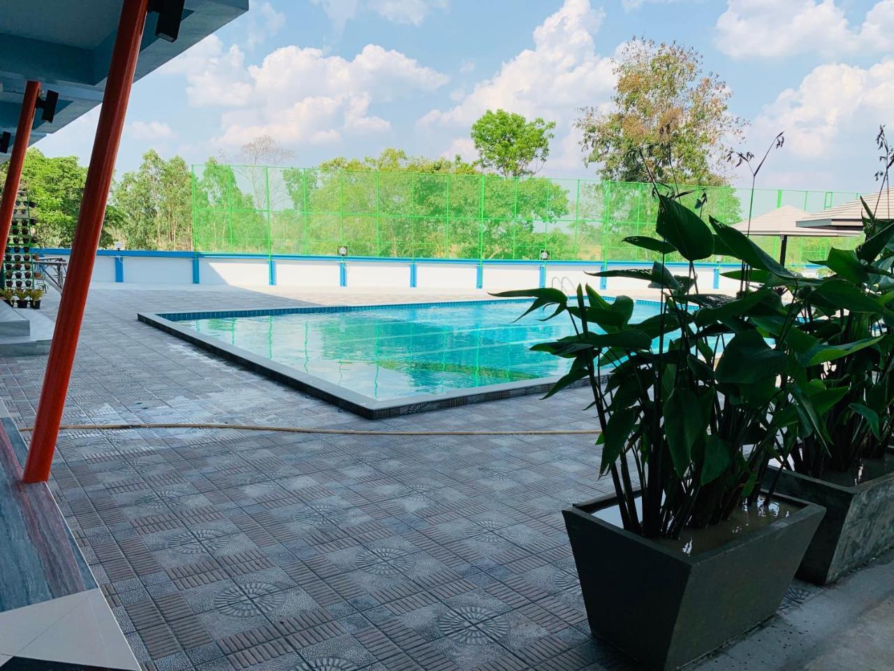 โรงแรมมาลินี 素辇 外观 照片